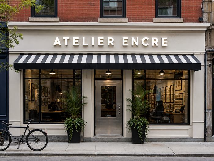 Enseigne en façade, côté rue