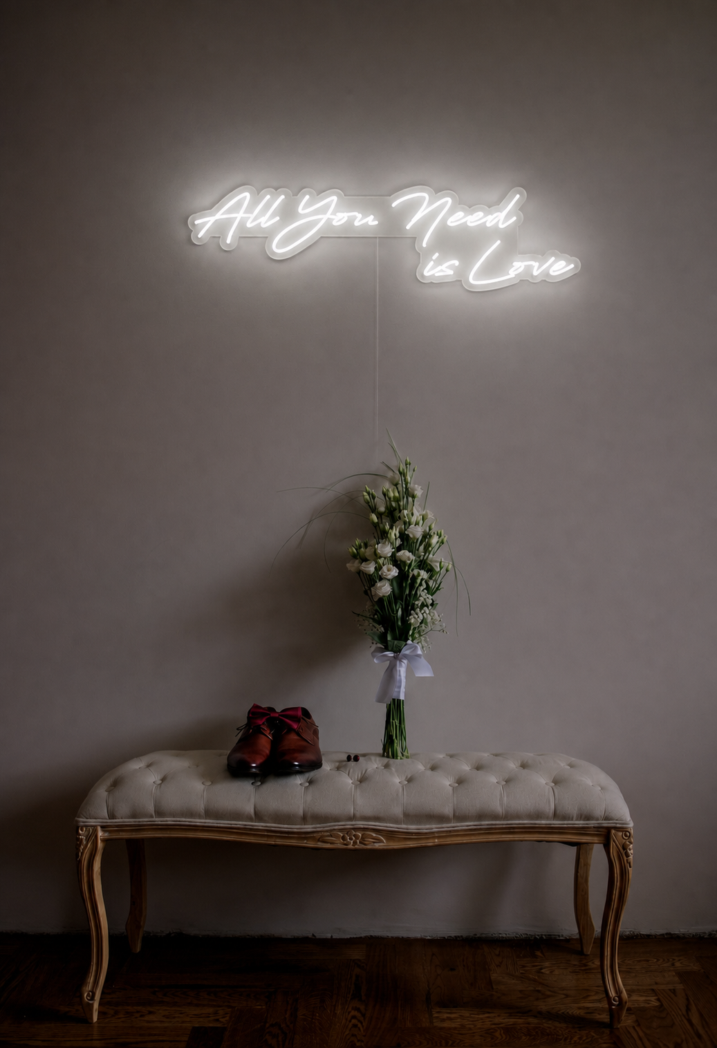 Néon All You Need Is Love allumé